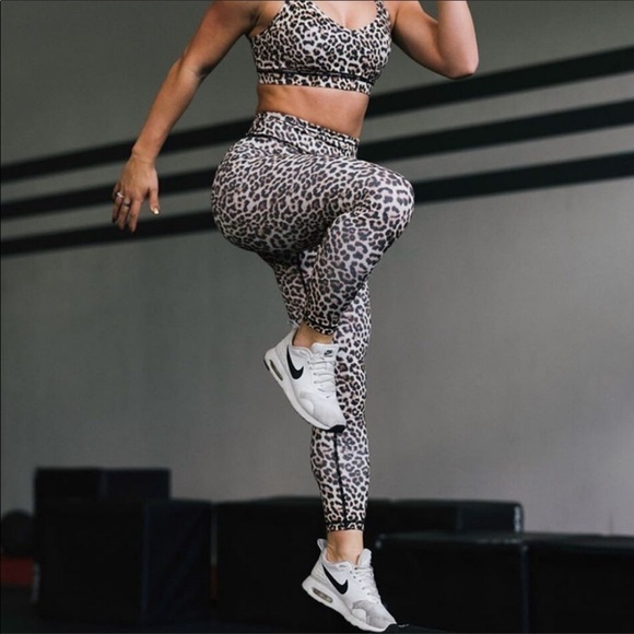 ZYIA Active Leopard Brilliant Scrunchy What Hi-rise 7/8 Leggings - Picture 1 of 11